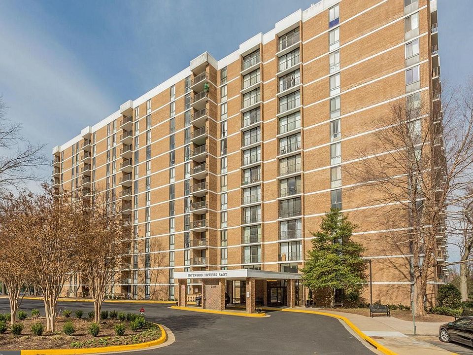 1st image of 2311 Pimmit Dr APT 213