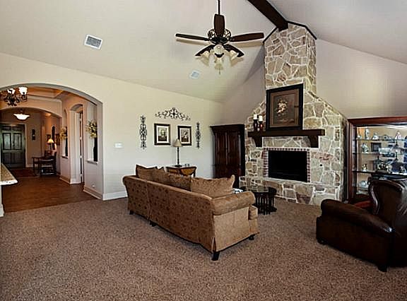 3rd image of 530 Hideaway Ct