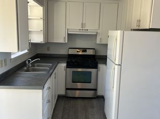 637 SW 9th St #B, Newport, OR 97365