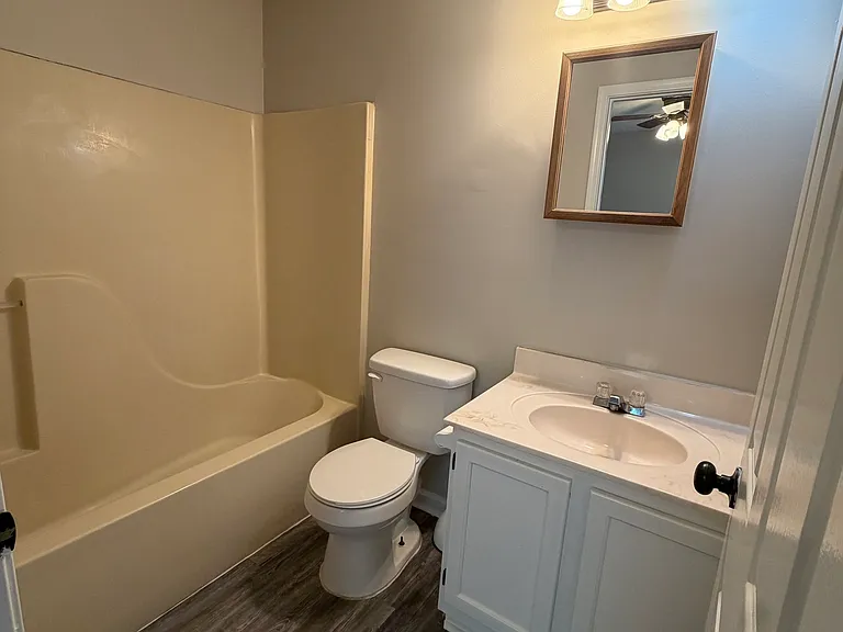 411 Baltic Ct — Photo 15