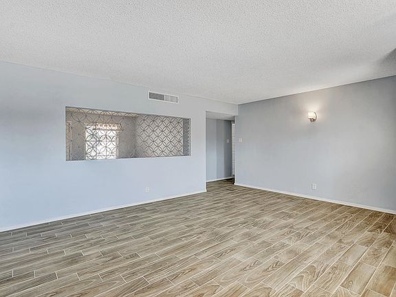 3rd image of 8509 Parkland Dr