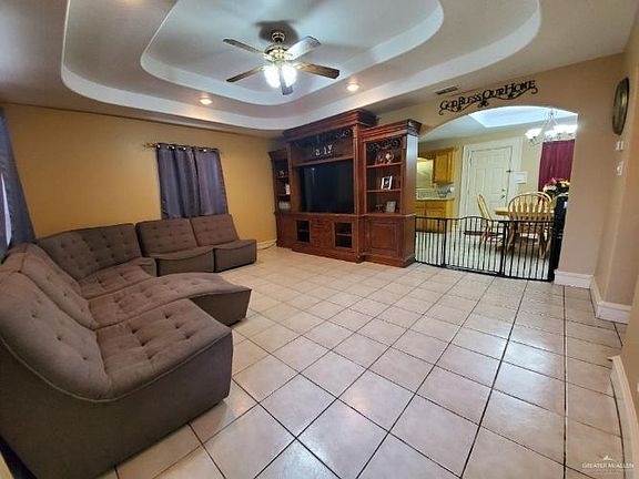 2nd image of 1004 Lila St