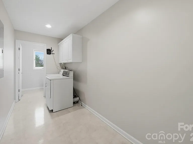 160 Reese Loop — Photo 12