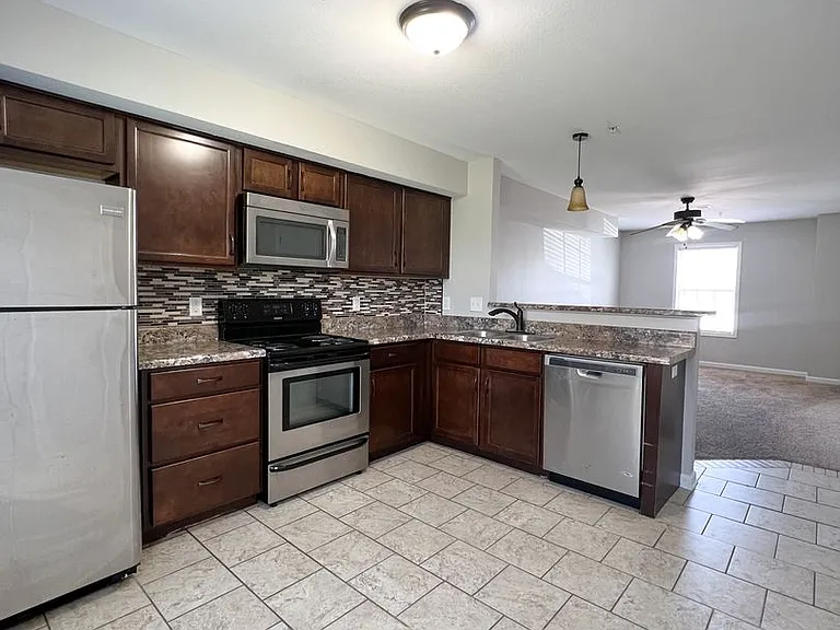 1604 Railton Ct — Photo 6