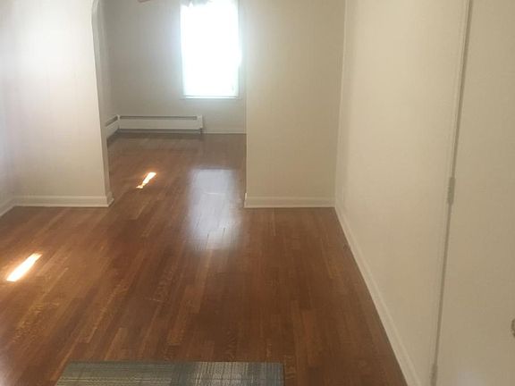 5th image of 1512 S Logan Ave