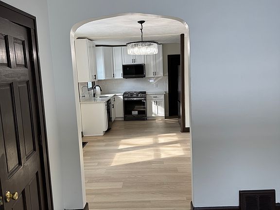4th image of 3434 West Blvd #1