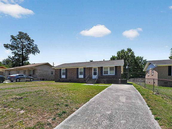2nd image of 328 Galbra St