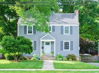 61 Meadowbrook Rd, West Hartford, CT 06107