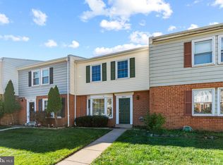 8842 Oak Hollow Ct, Manassas, VA 20109