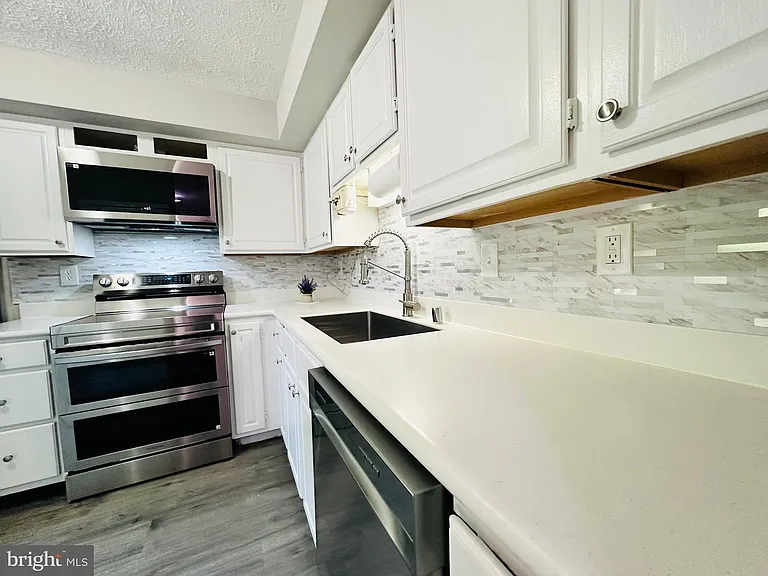 51 Chins Ct — Photo 31