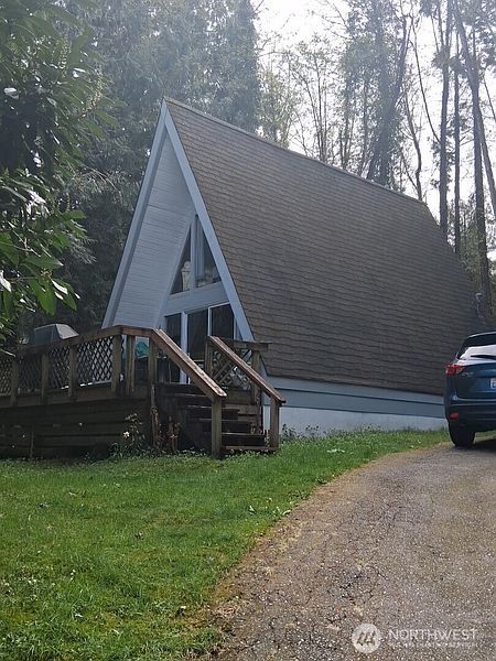 2nd image of 90 E falls Place E