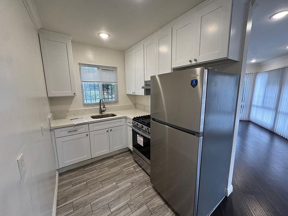 1st image of 1265 N St Andrews Pl APT 1