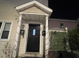 406 3rd St FLOOR 2, Union City, NJ 07087