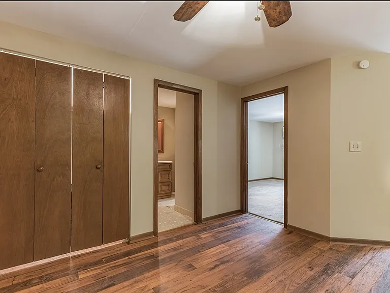 2325 N Neva Ave #104B — Photo 10