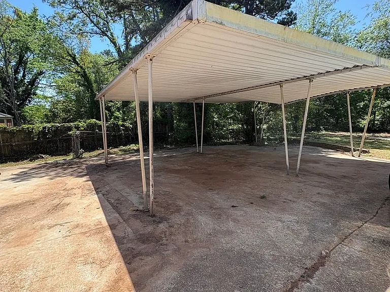636 Old Augusta Rd — Photo 2