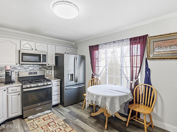 5th image of 28 Bucknell Drive