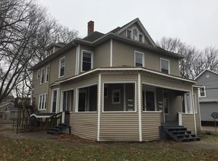 505 E Locust St APT B, Bloomington, IL 61701