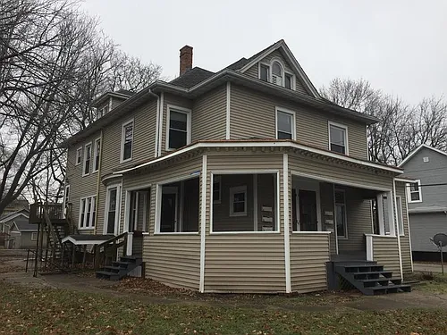 Floor plan 505 East Locust Street Bloomington, IL 61701 - B