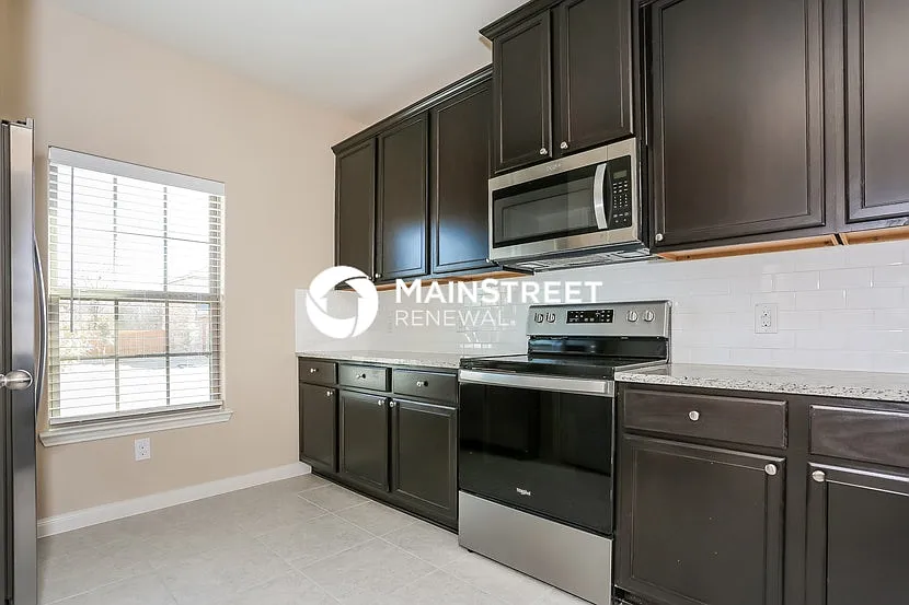 2208 Georgetown St — Photo 3