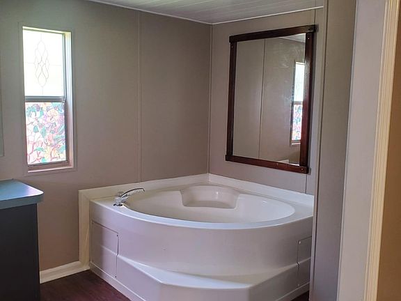 3rd image of 29768 Burns Ln