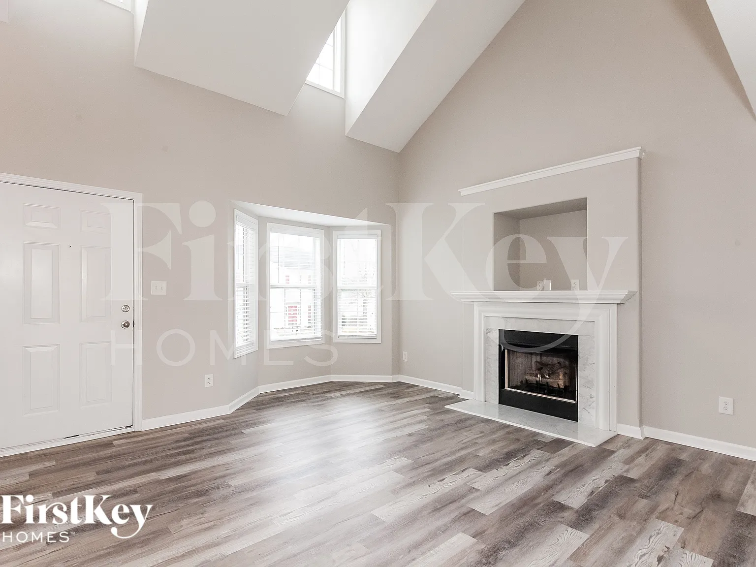 3 bed, 2.5 bath, 1628 sqft, $1,940 — Photo 2