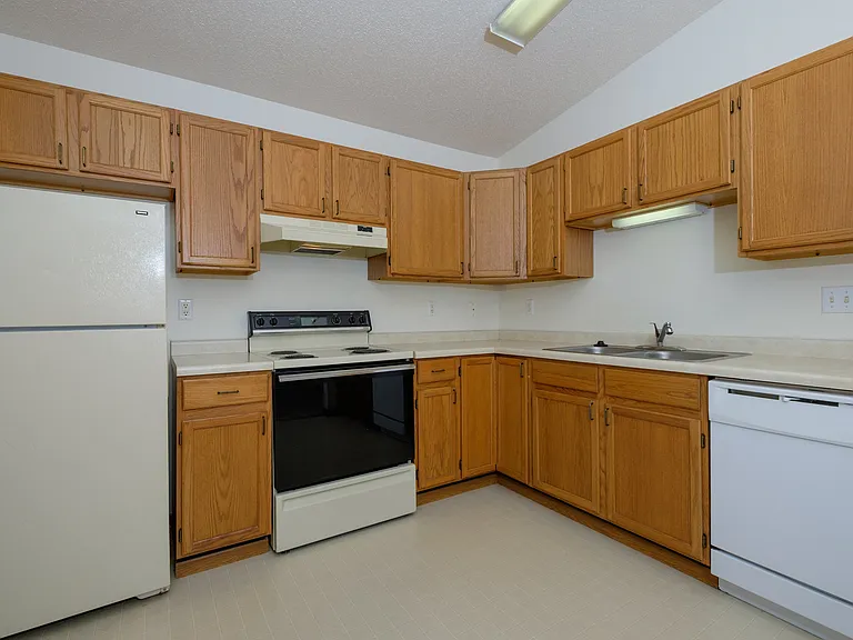 Fargo, ND Bridgeport Apartments | Kitchen