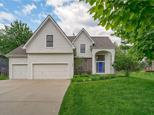 8805 N Beaman Ct, Kansas City, MO 64154