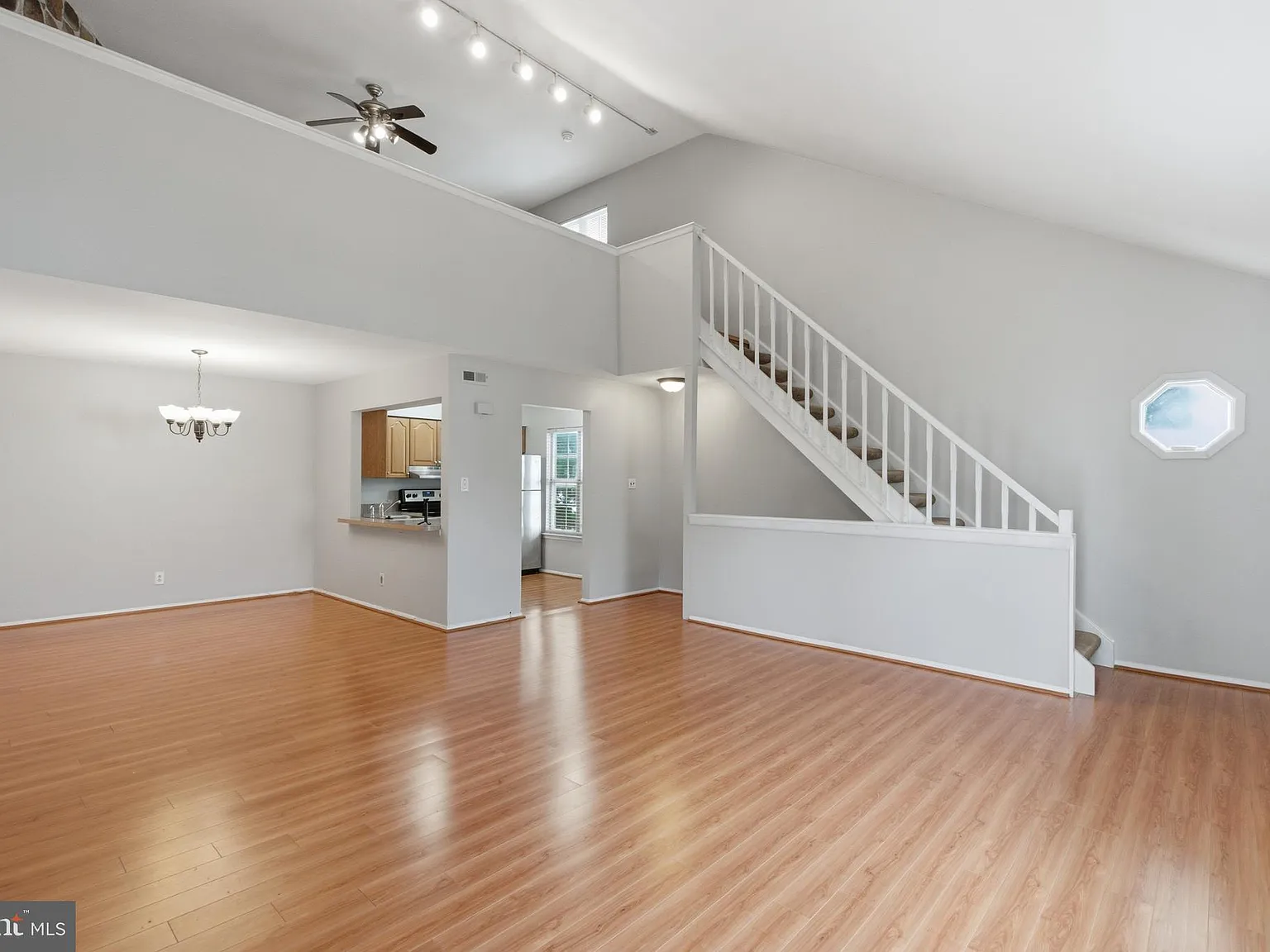 2 bed, 1336 sqft, $2,400 — Photo 4