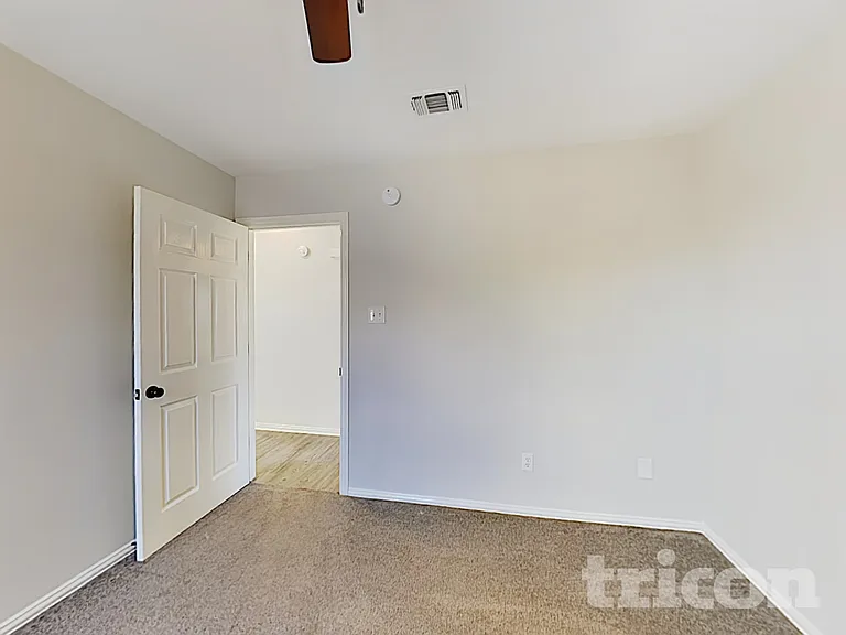 1012 Brookhaven Dr — Photo 14