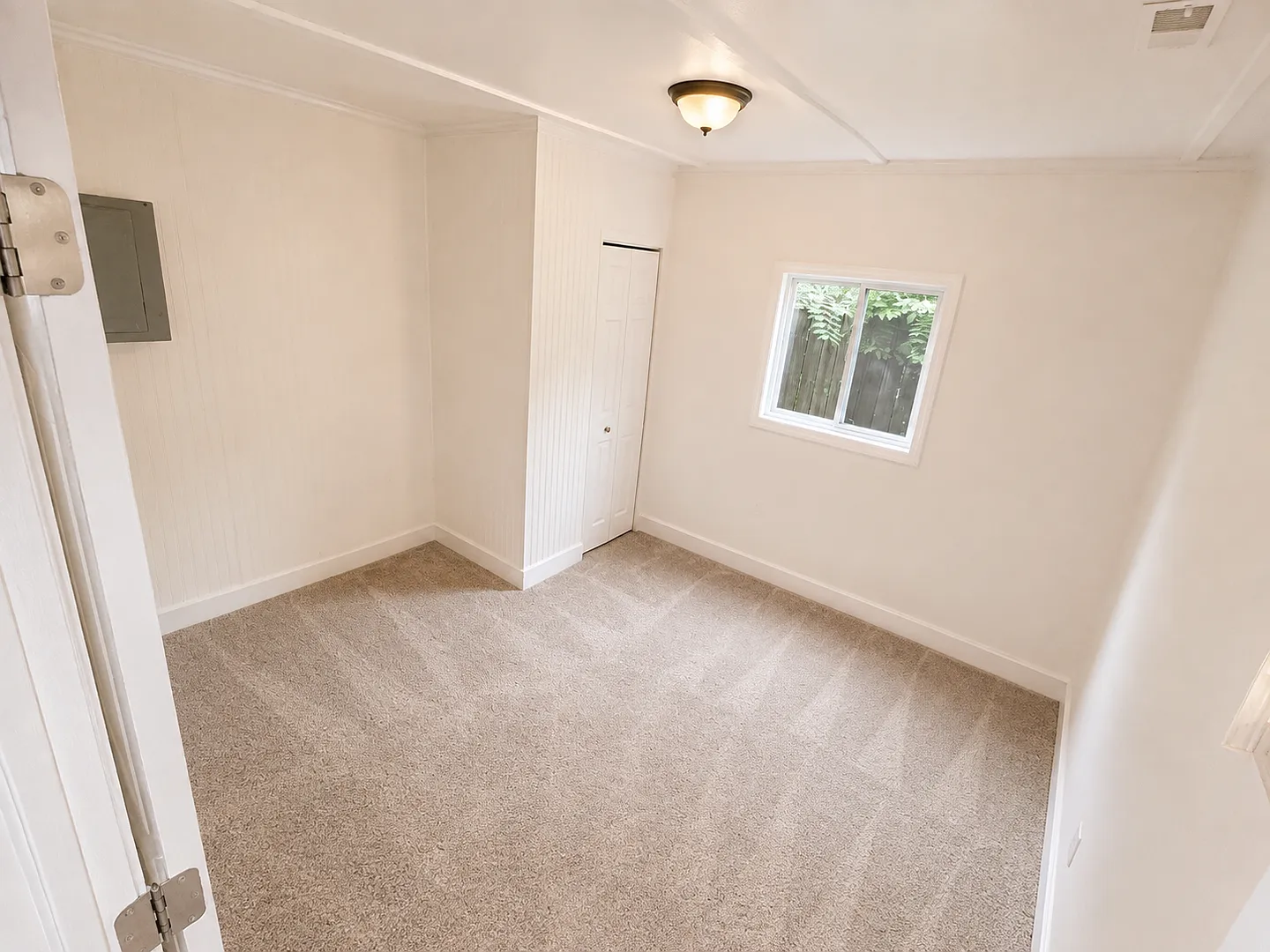 For Lease — Photo 4