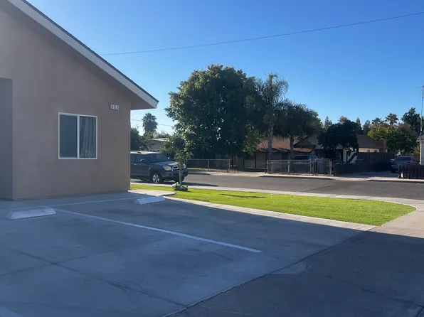 551 S 9th St, Kerman, CA 93630
