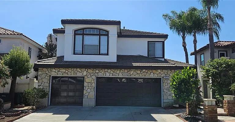 9541 Montanza Way — Photo 1