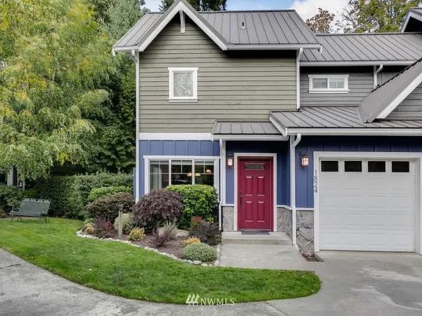 1824 Sakai Village Loop NE, Bainbridge Island, WA 98110