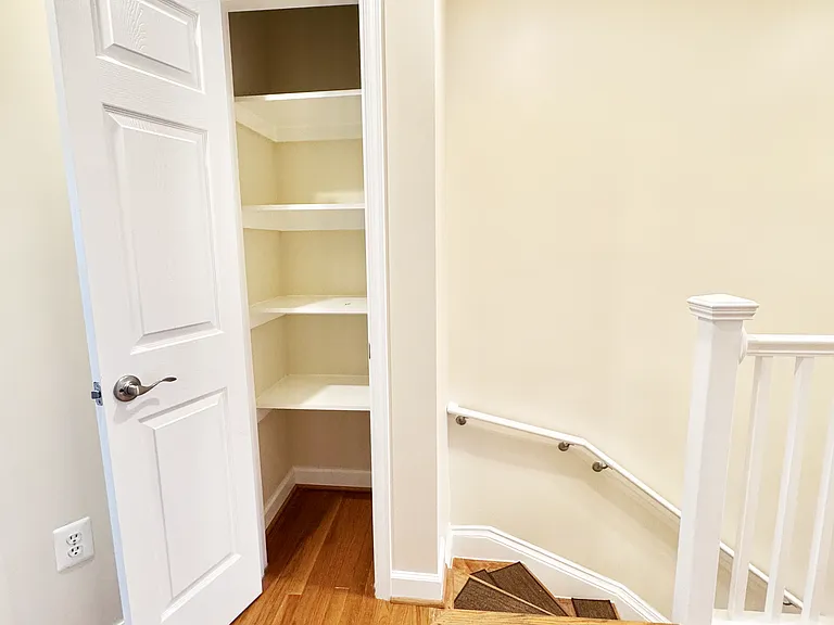 408 Delafield Pl NW — Photo 19