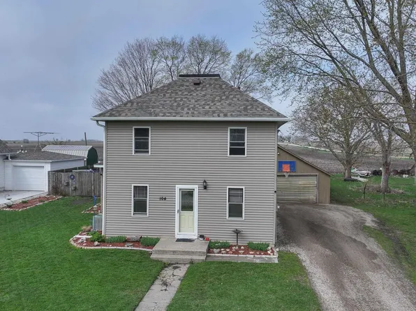 104 Lake St, Blairsburg, IA 50034