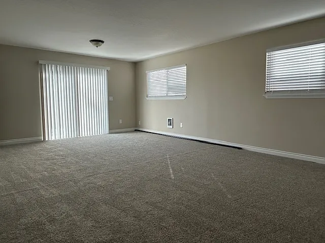(Downstairs) 22 X 14 bonus room or giant 3rd bedroom with closet of course