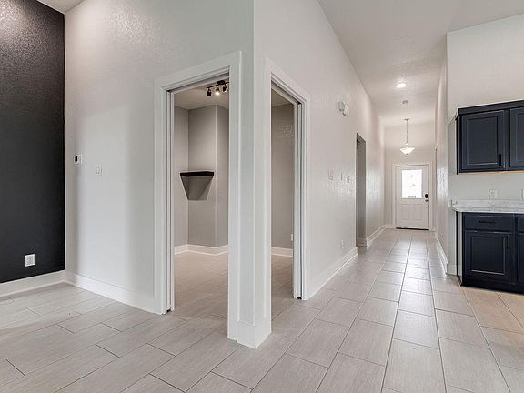 3rd image of 220 Riley Ln