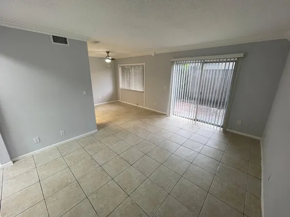5956 NW 21st St #53A, Lauderhill, FL 33313