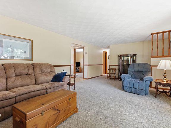 2nd image of 1716 Mayfield Dr