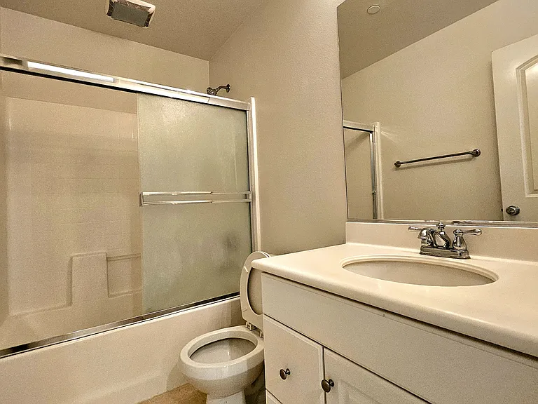 37 Bijou — Photo 12