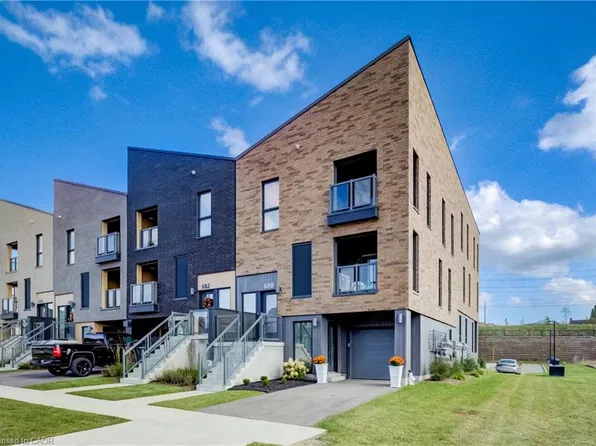 680 Benninger Dr, Kitchener, ON N2E 0J4