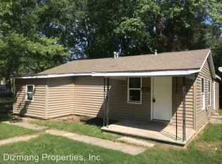 2749 W Olive St, Springfield, MO 65802