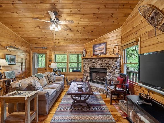 2nd image of 203 Mountain View Dr