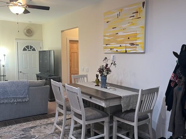 138 W Lockhart St APT B