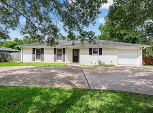 3310 Oak Dr, Dickinson, TX 77539