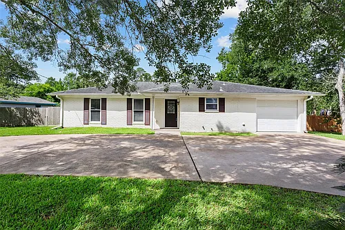 3310 Oak Dr Photo 1