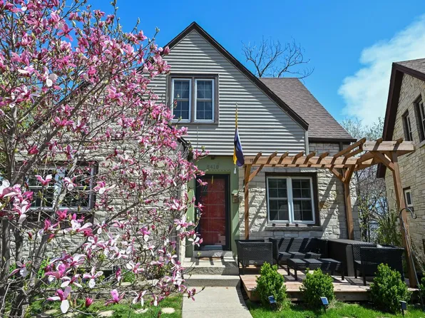 5418 West Notre Dame COURT, Milwaukee, WI 53208