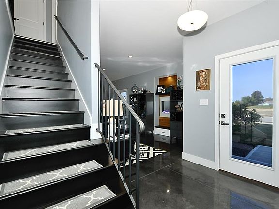 4th image of 1501 N Salem Ct