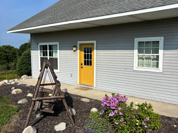 5835 E 136th St, Sand Lake, MI 49343