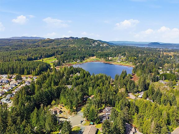 2nd image of 69 Lake Pl